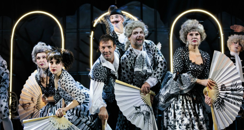 Зрителей Тамбовского драмтеатра пригласят стать гостями костюмированного бала