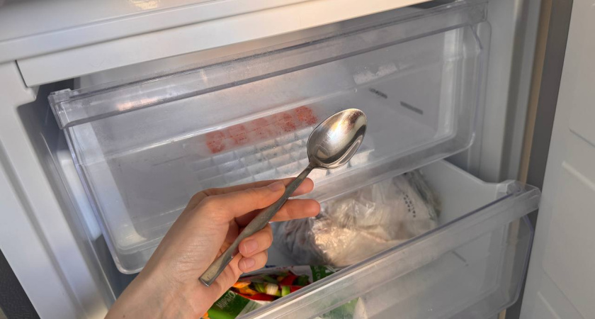 Соседка сначала смеялась, а сейчас сама так делает: вот зачем я всегда держу ложку в морозилке