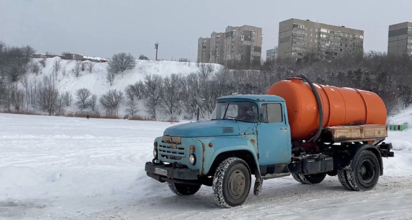 Машины без стоков: власти объяснили, зачем спецтехника работает на Ласковском карьере