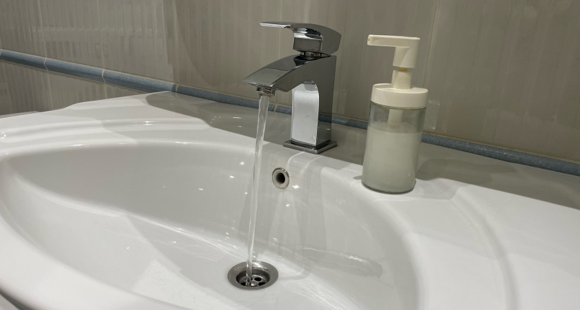 2 ложки и полстакана – любой засор улетает в канализацию со свистом: никакой ядреной химии и мучений с вантузом 