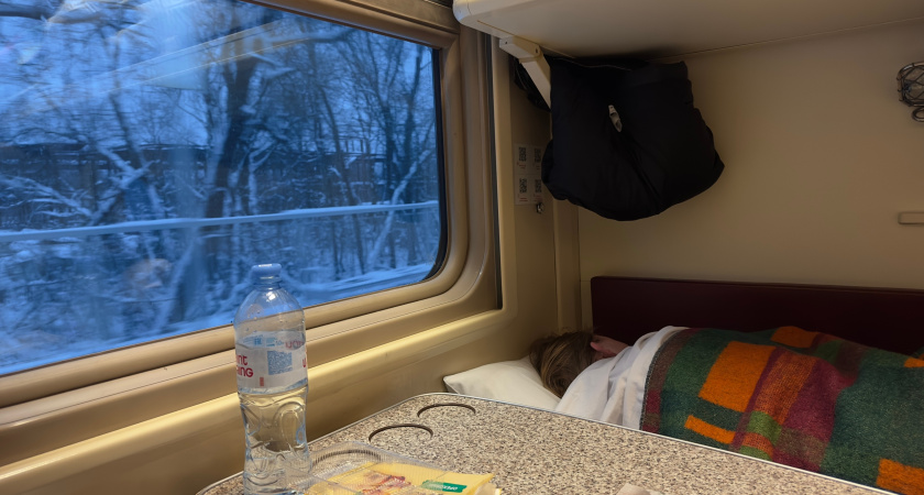 Нужно ли самим собирать постельное белье в поездах? Сотрудники РЖД наконец поставили жирную точку в этом вопросе