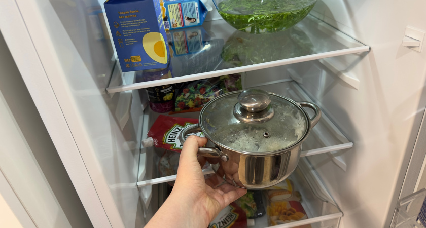 Ставлю стакан с солью в холодильник - и о проблемах забываю: классный и простой лайфхак для ленивых хозяек