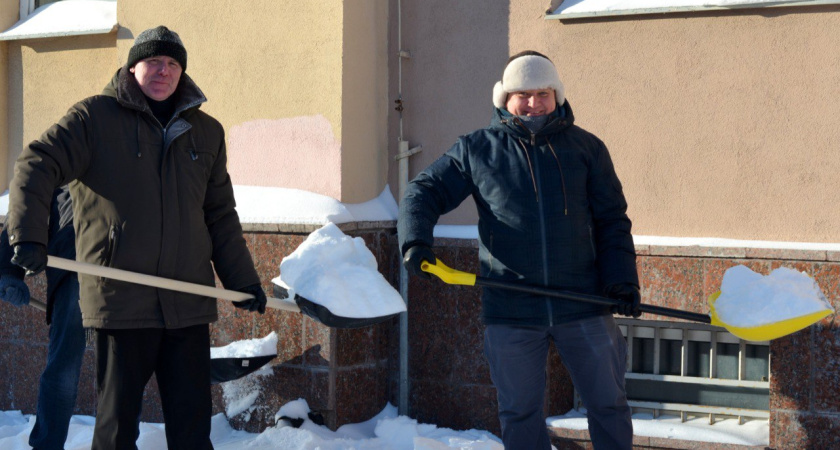 Студенты и сотрудники Державинского университета подключились к уборке улиц Тамбова