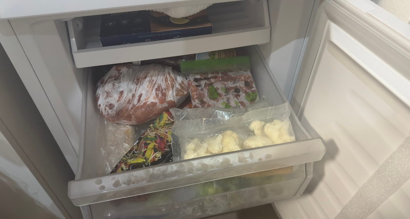 Без микроволновки и долгих мучений: вот как разморозить мясо на ужин за полчаса — советский лайфхак 