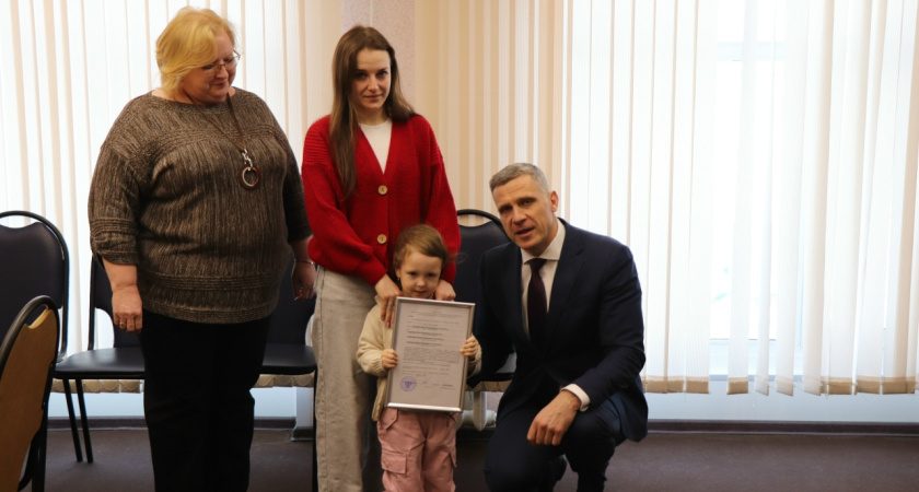3 семьи из Уварово получили сертификаты на улучшение жилья