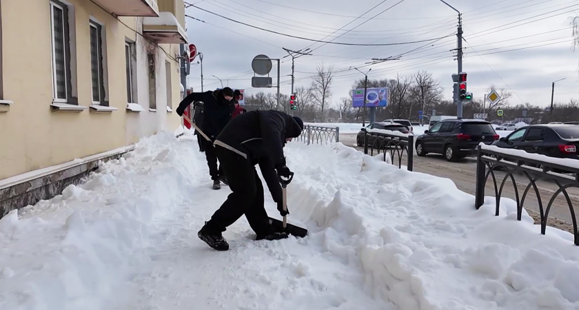 В Тамбове продлили работу трудовых бригад для уборки снега