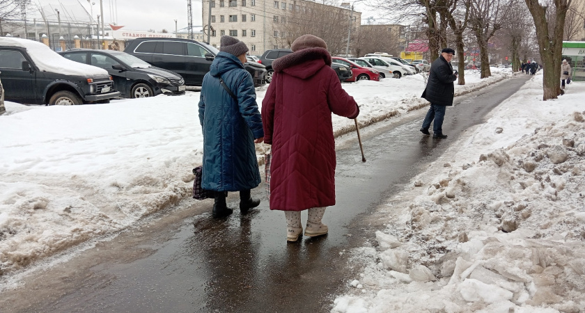 Больше платить не будут: пенсионеров освобождают от оплаты 50% и 100% за услугу ЖКХ - списки по возрасту