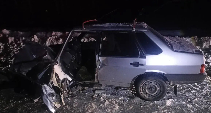 На трассе Р-22 "Каспий" в Первомайском округе столкнулись легковушка и фура