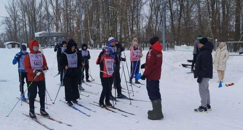 Тамбовские школьники открыли сезон сдачи норм ГТО на лыжной трассе в парке "Дружба"