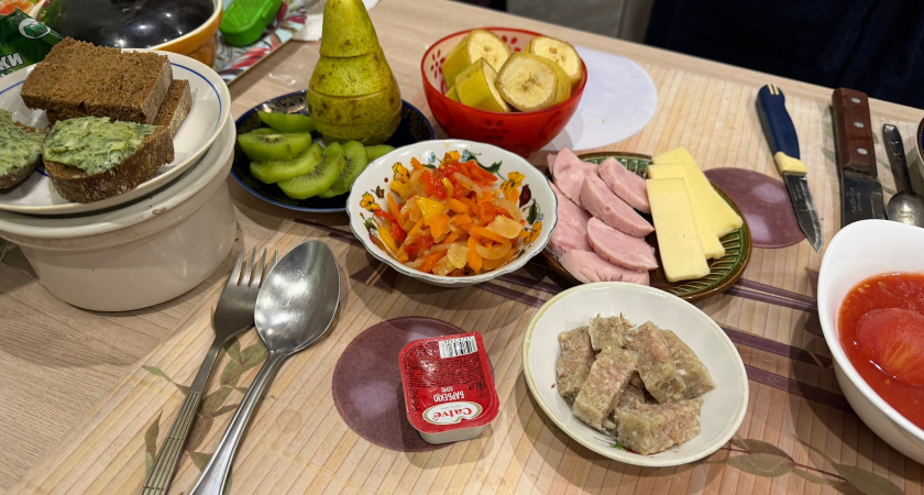 "Разве это можно есть?": какие русские блюда поражают иностранцев - а мы готовим каждый день и на праздники