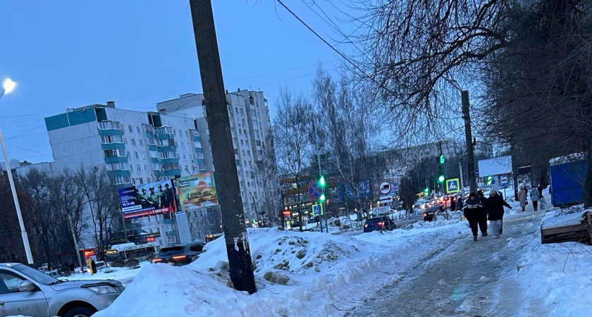 "Дети-инвалиды не могут попасть в школу": снежный коллапс в Тамбове обернулся проблемами для жителей - как вопросы решает администрация