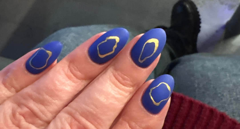 Нюд оставьте серым мышкам: 5 оттенков маникюра весны-лета 2026, которые выглядят дороже и универсальнее