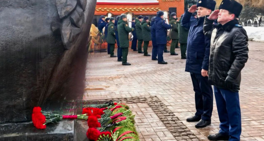 Офицеры СК по Тамбовской области приняли участие в памятных мероприятиях ко Дню защитника Отечества