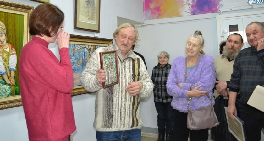 В Центральной библиотеке Тамбова открылась выставка Виктора Жабина "Переплетение времён"
