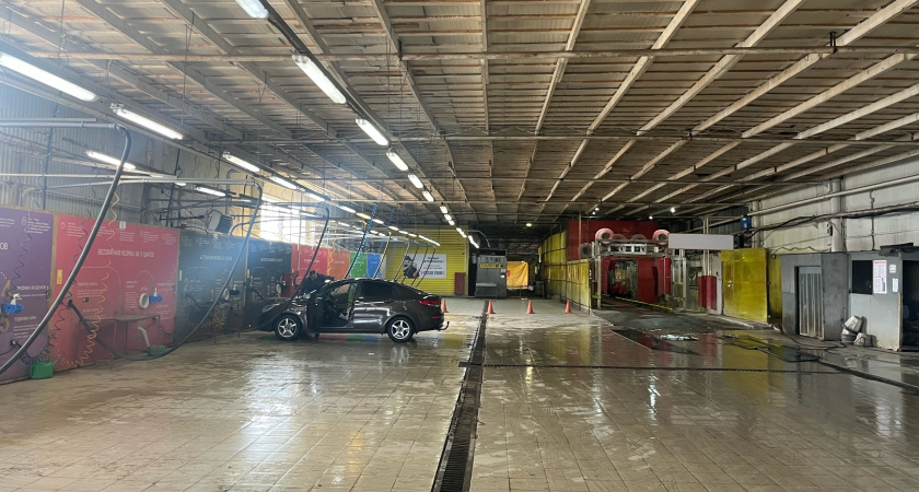 Почему обязательно протирать кузов машины губкой на мойке - важно знать каждому автовладельцу