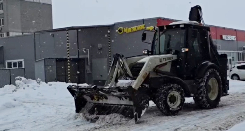 В Тамбове усилили расчистку дворов и межквартальных проездов от наледи