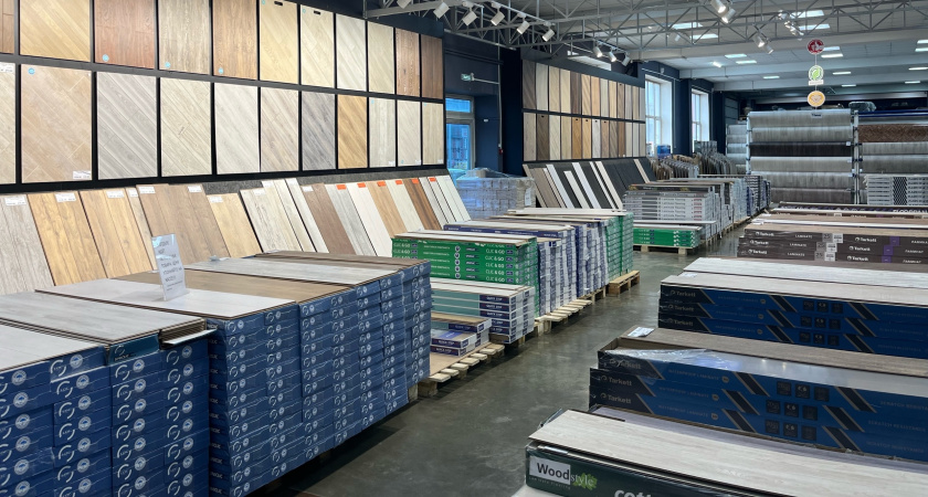 Что следует делать первым: сначала клеить обои или стелить ламинат? Запомните это правило раз и навсегда