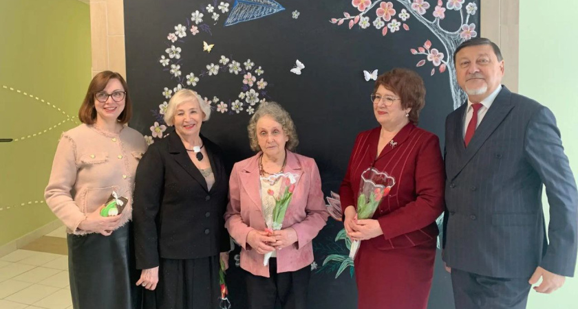 В Тамбове ветераны педагогического труда посетили обновлённую школу №35