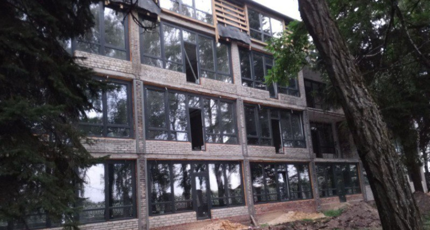 Суд назначил экспертизу по делу о реконструкции корпуса санатория в Асеевском парке Тамбова