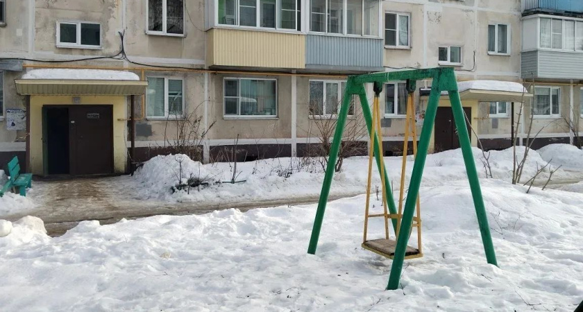 В Тамбове началась весенняя проверка детских площадок и малых архитектурных форм во дворах