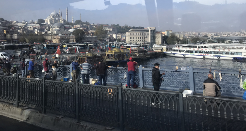 Что для турка - норма, для русского - стыд: 8 привычек мужчин из Стамбула, которые в России вряд ли поймут