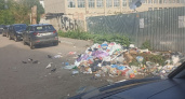 В Тамбове на улице Сенько мусор заполонил дорогу — свалка растёт, а меры никто не принимает