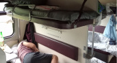 "Вернулся в вагон, а на моей полке лежит соседка сверху": пассажир РЖД рассказал о незабываемой поездке в плацкарте