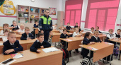 В Мичуринске инспекторы ГИБДД напомнили школьникам правила безопасного поведения на дороге