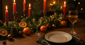 Елки в бокалах, апельсины на свету и свечи вместо люстры: как накрыть новогодний стол, чтобы гости потеряли дар речи