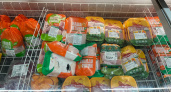 Знакомая продавщица в "Пятерочке" подсказала, как не купить "наколотую" куриную грудку: 3 признака выдают такое мясо