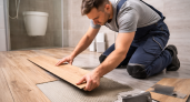 Снимать или оставить - что делать со старыми напольными покрытиями перед укладкой кварц-винила: мастера отвечают