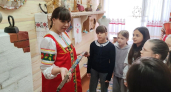 Тамбовские школьники побывали на интерактивной экскурсии "Тамбовская изба"