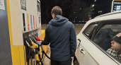Водителей предупредили о новых правилах: с мая платить за бензин и вести себя на заправках придется иначе