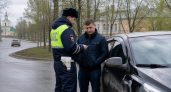 Инспектор ГАИ останавливает и спрашивает «Почему нарушаем?»: как ответить правильно, чтобы не получить штраф