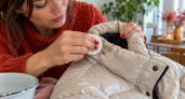 Воротник куртки блестит, как жирный чебурек: 5 капель на ватный диск – и засаленности будто корова языком слизала