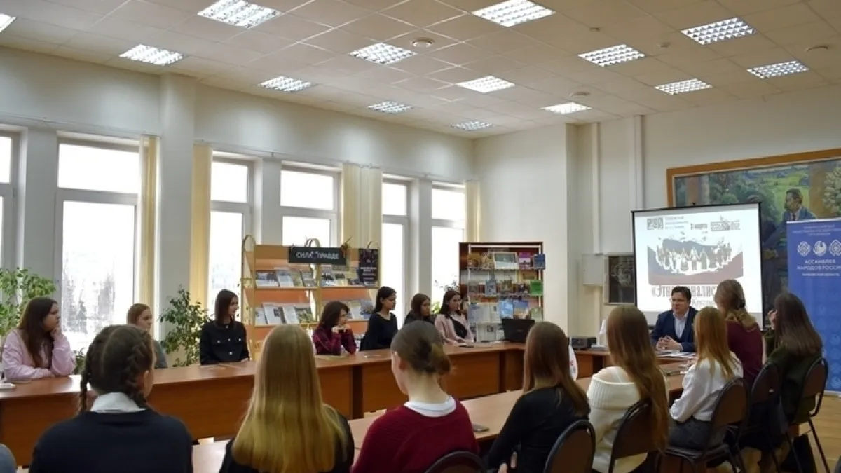 В Тамбове студенты-журналисты обсудили освещение межнациональных тем на круглом столе