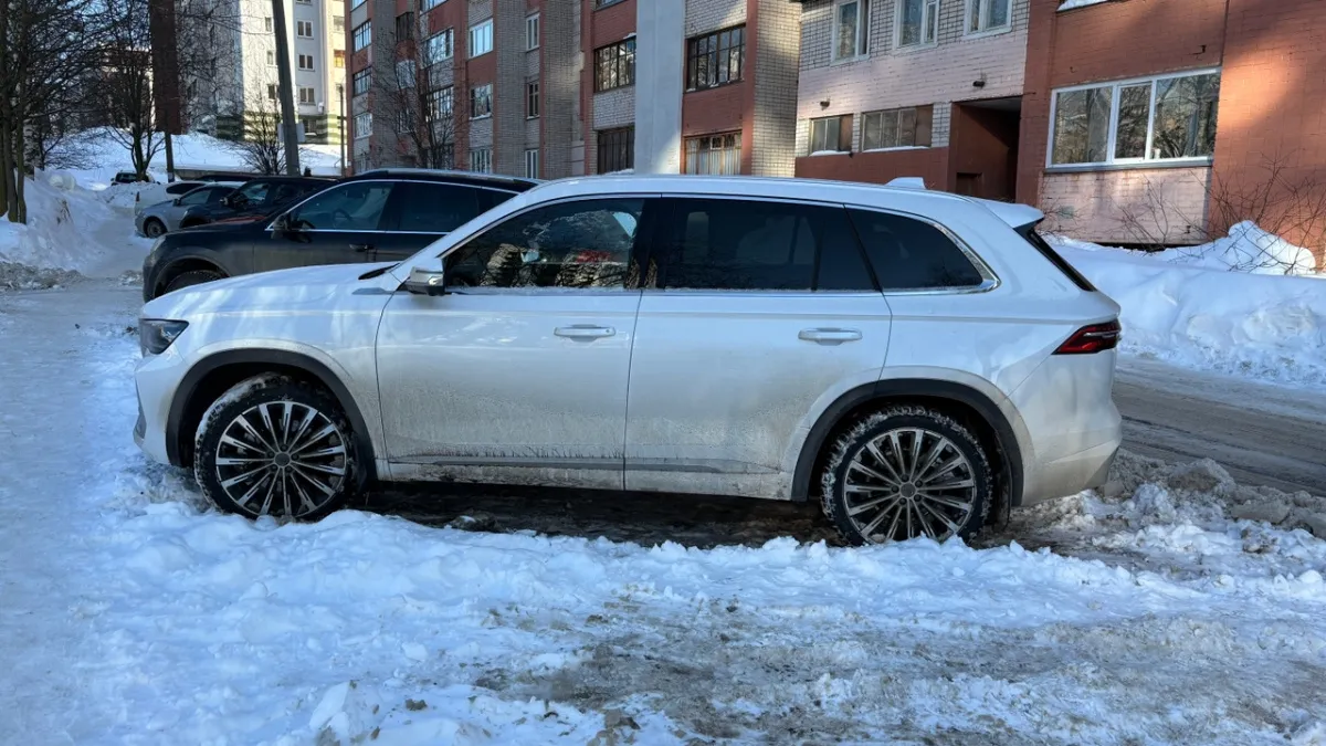 Думал, что беру бюджетный Вольво, а на самом деле купил подделку: владелец Geely Monjaro честно рассказал о своем кроссовере