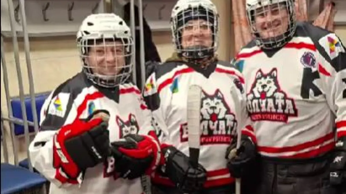 В честь 8 марта в Мичуринске в следж-хоккей играли мамы