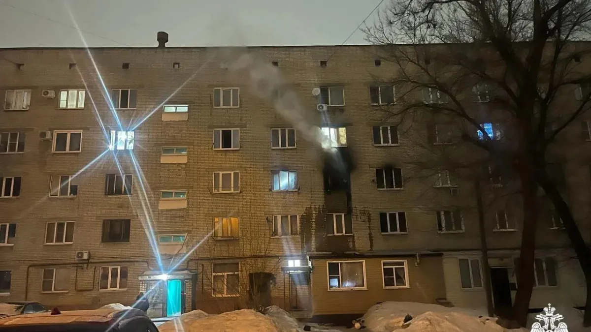 В Тамбове при ночном пожаре в многоэтажке погиб 78-летний мужчина