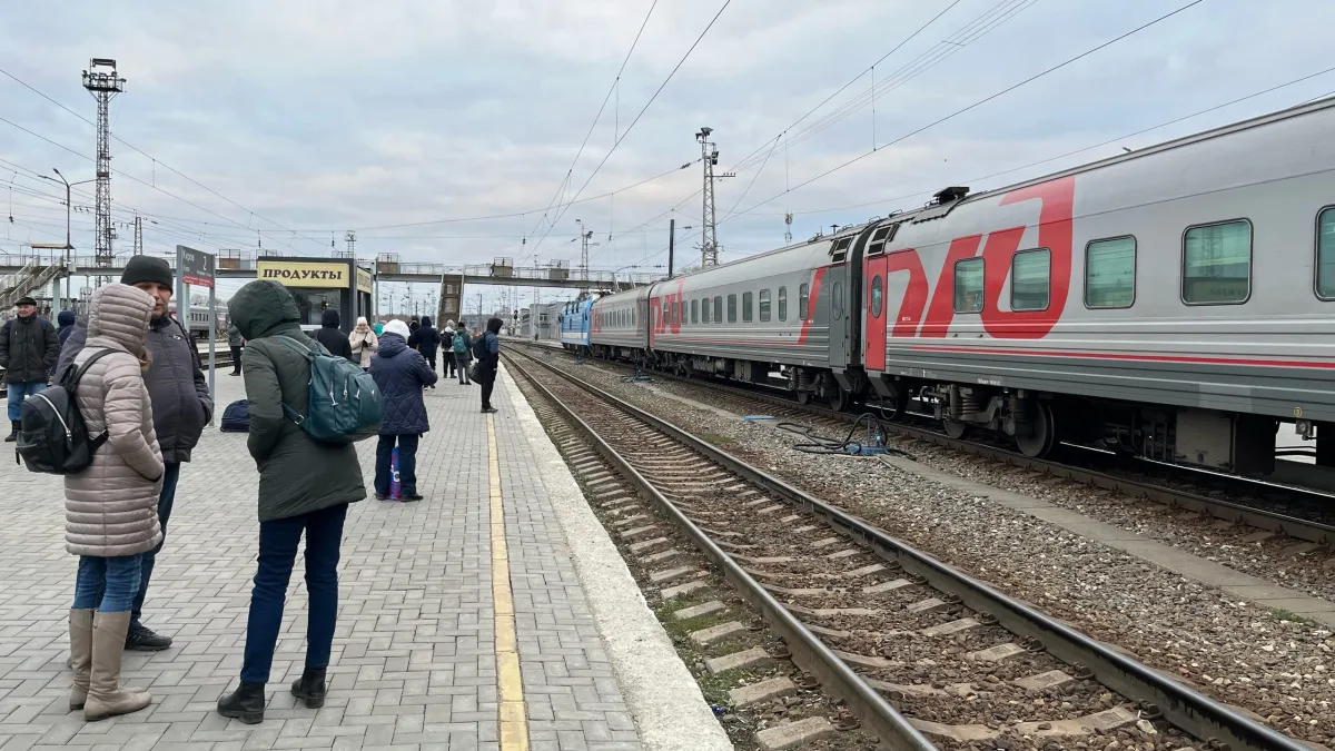 Почему в России в поезде слышно стук колес, а в Китае и Европе нет - немногие знают, в чем секрет