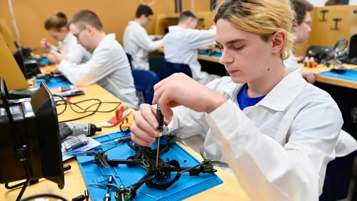 Игорь Щёголев и Евгений Первышов оценили подготовку специалистов по беспилотным системам в тамбовском колледже