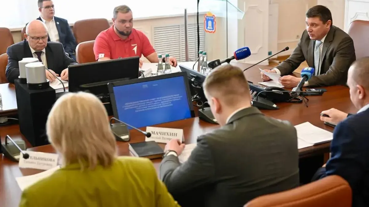 Евгений Первышов обсудил развитие "Движения Первых" в Тамбовской области