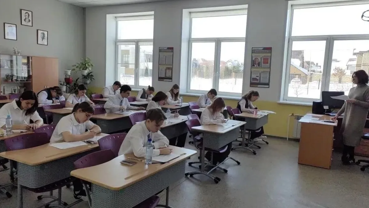 Девятиклассники Тамбова пишут тренировочный ОГЭ по русскому языку