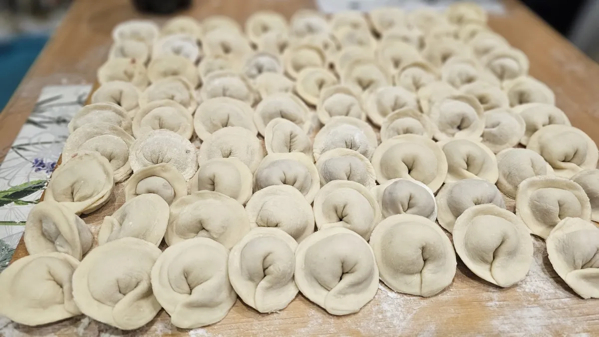 Пельмени больше не варю и не жарю: этот рецепт покорил миллионы – даже магазинные пельмени получаются как в ресторане