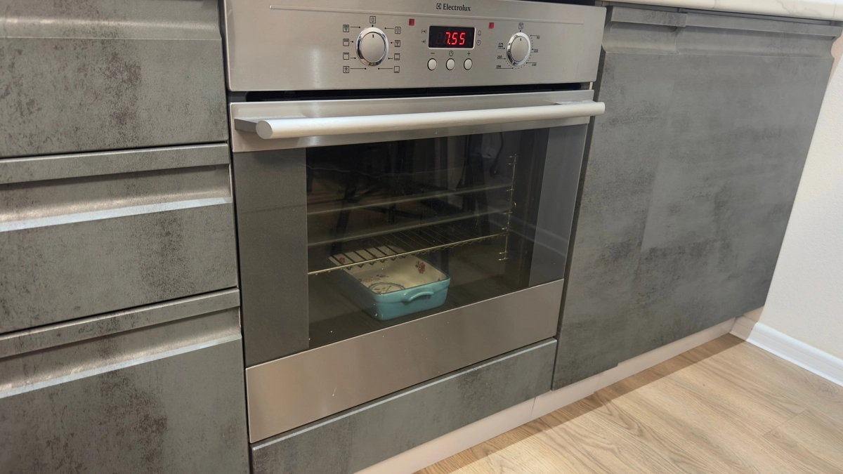 Умные хозяйки давно не ставят на кухню духовки: покупают этот удобный гаджет и бед не знают - он дешевле и круче