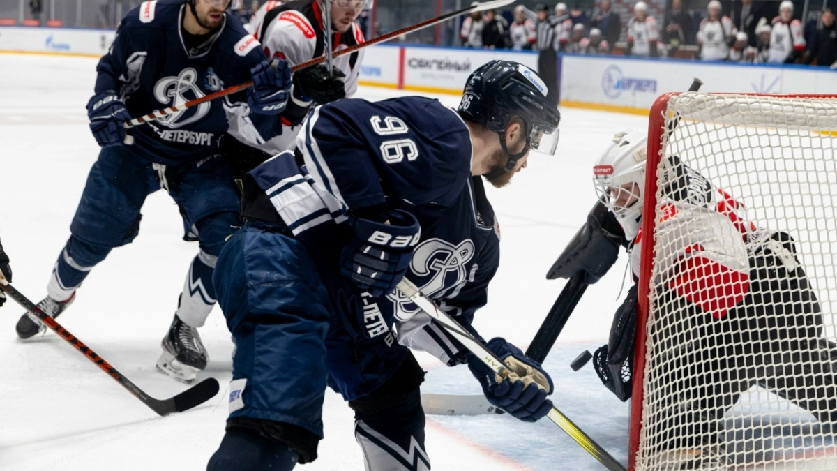«Тамбов» в Санкт-Петербурге завершил регулярный чемпионат ВХЛ матчем с местным «Динамо»