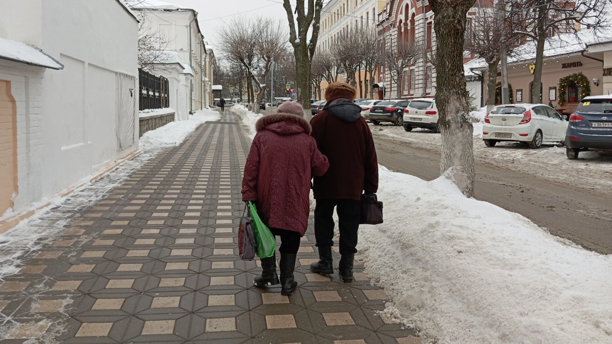 Почему пенсионеры, которые получают пенсию на карту, могут остаться без льгот - что важно сделать