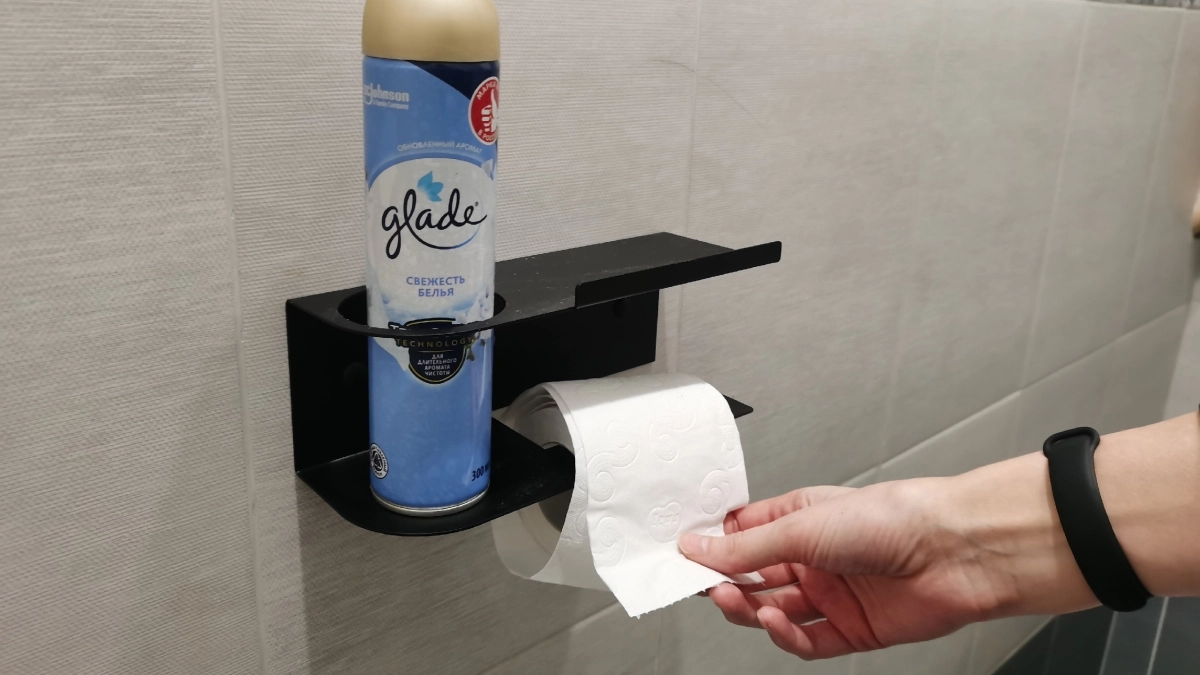 Неприятный запах в туалете исчезнет за секунды: сантехник подсказал трюк, который работает лучше любого освежителя