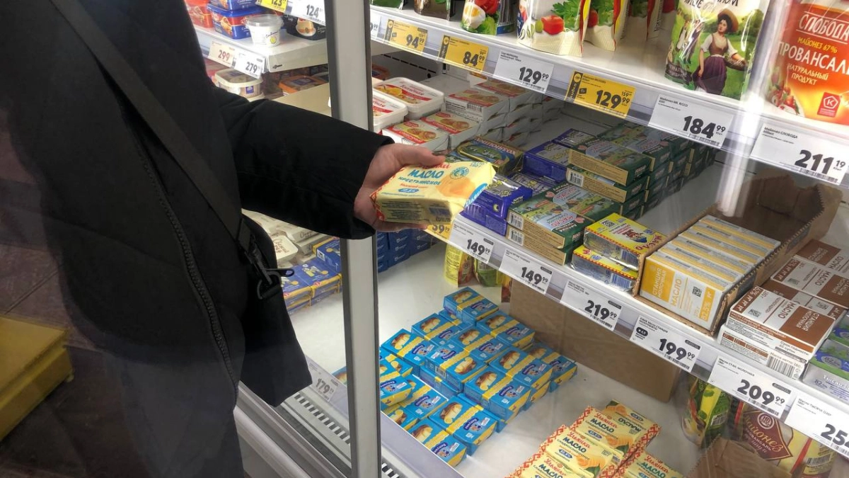 Сливочное масло: из 23 пачек 13 - подделка. Какие марки в "черном списке", а какие можно брать смело