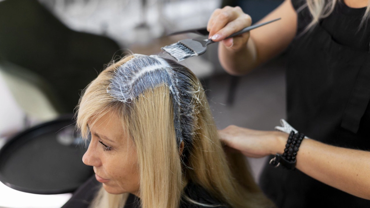 Какой оттенок лучше выбрать для седых волос: советы профессиональных стилистов